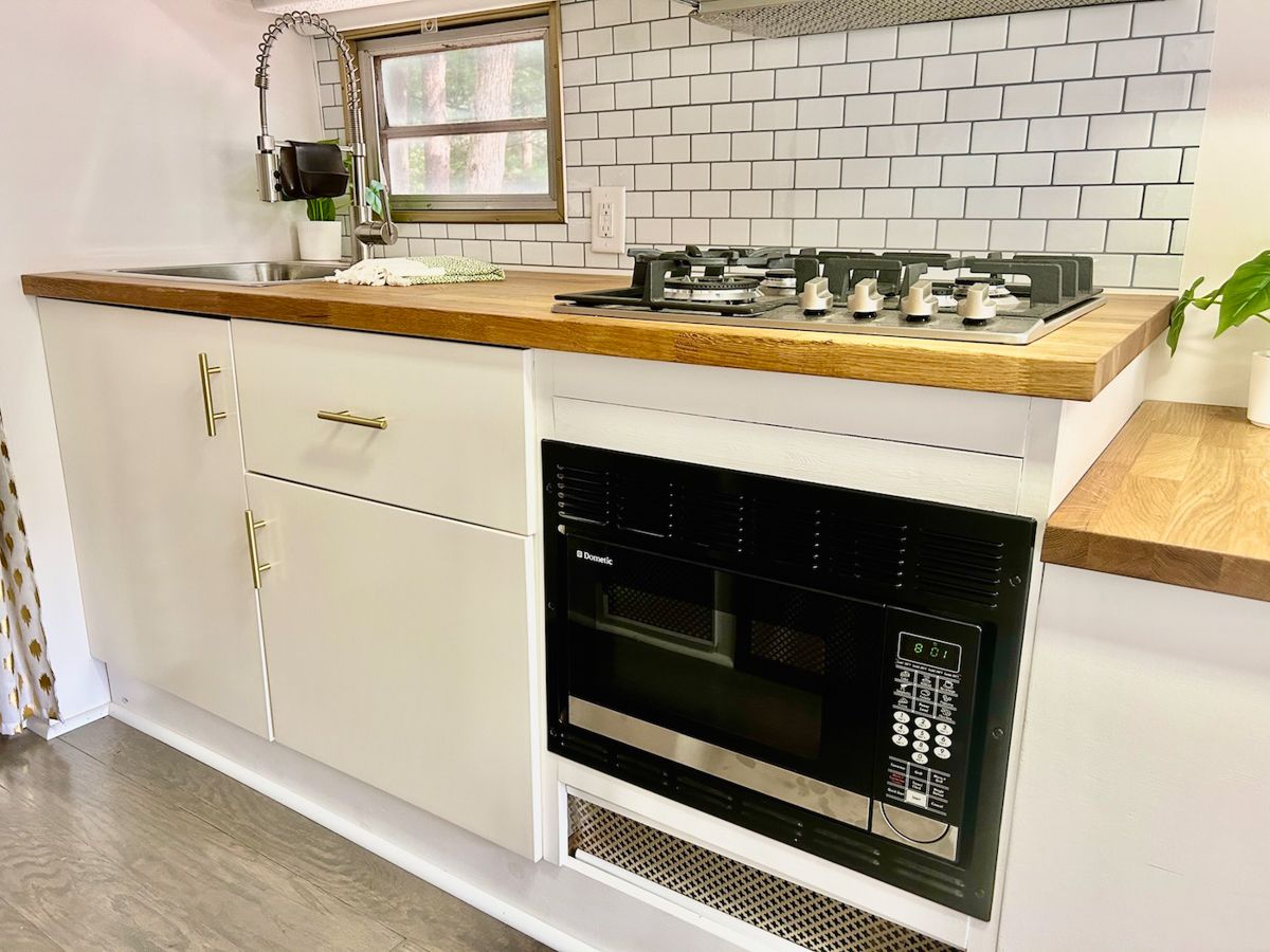 Tilly_Kitchen_Microwave