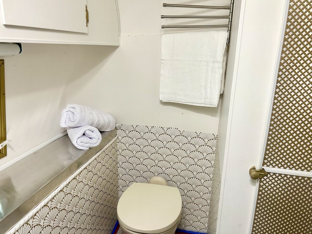 Tilly_Toilet